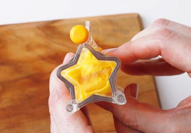 冷めたら型から取り出す (C)つやこママ／KADOKAWA