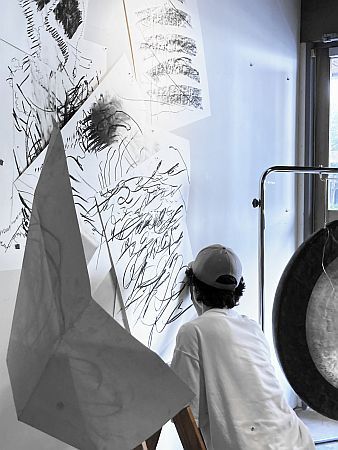 【東京都江東区】美術家ASUKI×音楽家hofli / TakashiTsudaによる即興セッション、11/23にgift_labで開催