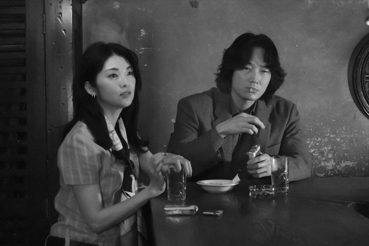 映画『星と月は天の穴』場面写真 （C）2025「星と月は天の穴」製作委員会 width=