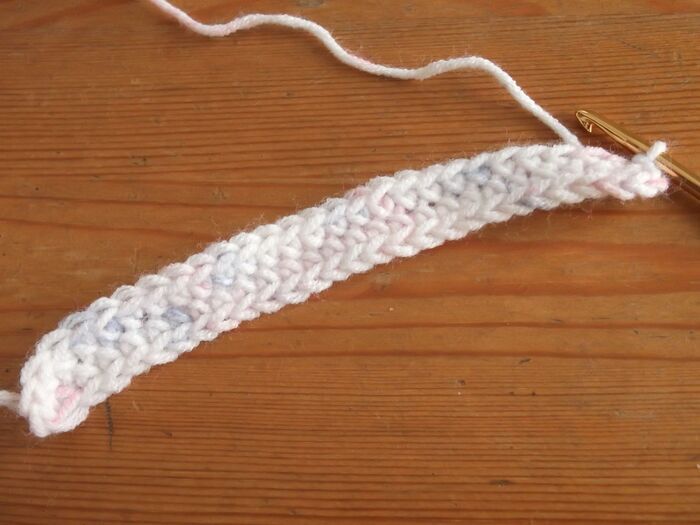 【100均毛糸】で作る「かぎ針編み巾着」の簡単レシピ。スタークロッシェがアクセント♪〈編み図つき〉