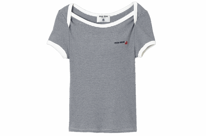 Tシャツ￥91,300※予定価格（ミュウミュウ／ミュウミュウ クライアントサービス）