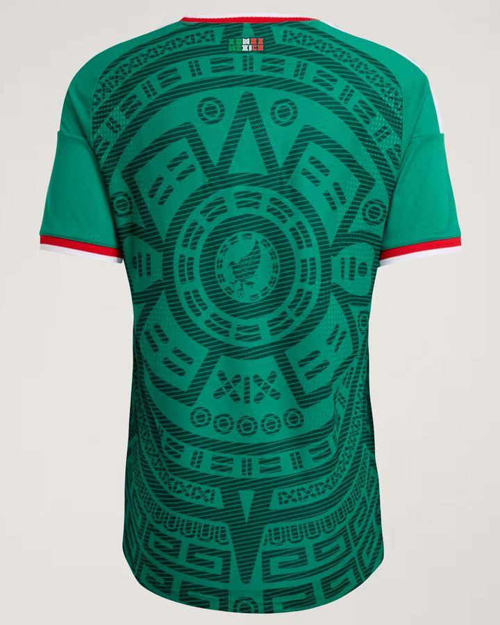 伝説のデザインが復活！2026W杯開催国、大会用の新ユニフォームがインパクト抜群