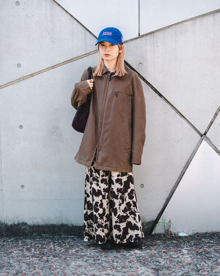 トレンドの“ブラウン”を効かせた秋冬ルック5選。相性のいいお洒落カラーは？【TOKYO SNAP】