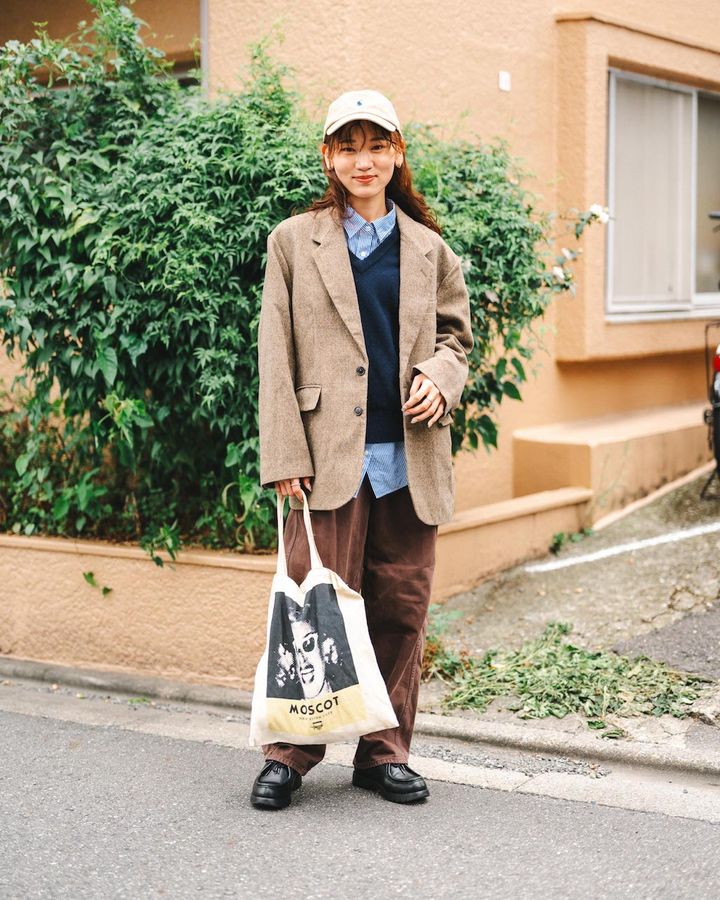 トレンドの“ブラウン”を効かせた秋冬ルック5選。相性のいいお洒落カラーは？【TOKYO SNAP】
