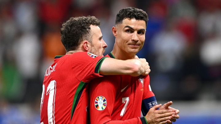 「本当につらい時期だった」世界的スターの苦悩…他界した同僚の葬儀を欠席した理由とは