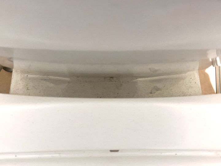 見落としがちな汚れ③便器と便座のすき間