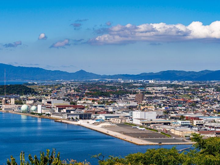 All About ニュース編集部が全国250人を対象に実施した「老後に住みたい」市に関するアンケート」の調査結果から、「老後に住みたい」と思う鳥取県の市ランキングを発表！ 2位「米子市」を抑えた1位は？