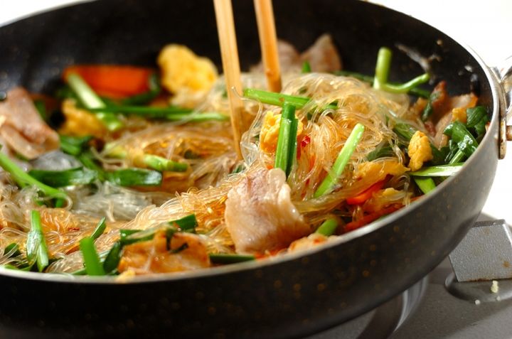 豚バラ肉とニラのチャプチェ風の作り方3