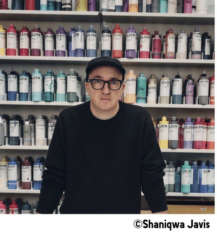 「アーティスト・イン・レジデンスの第一弾として、ユニクロと新たなニットのコレクションを発表できることを嬉しく思います。私はユニクロのセーターが大好きなので、日常的に使え、冬を快適に過ごせるベーシックなアイテムを集めたいと考えました」