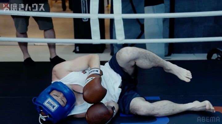 【写真・画像】115kg巨漢24歳が戦慄ボディブロー2発 体重差50kgの38歳子供部屋おじさんをマットに沈める衝撃展開 1枚目