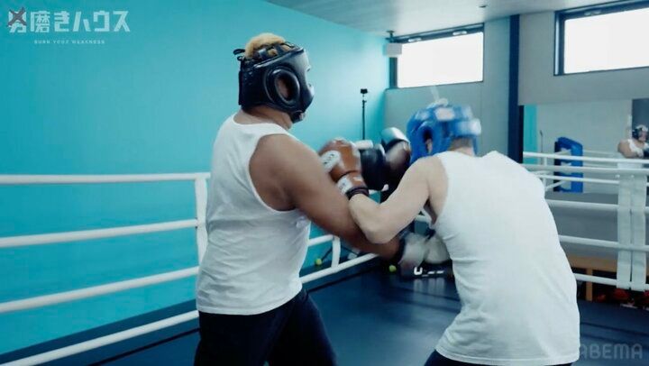 【写真・画像】115kg巨漢24歳が戦慄ボディブロー2発 体重差50kgの38歳子供部屋おじさんをマットに沈める衝撃展開 2枚目