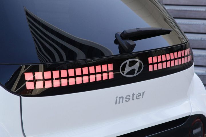 個性的なデザインを持つインスターですが、実はこれは若手デザイナーがデザインしたもの