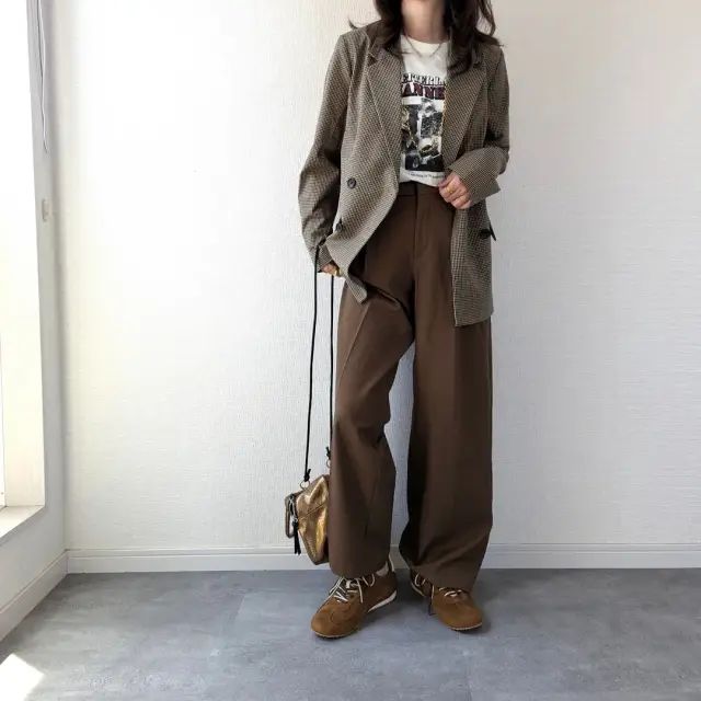 GU「ダブルシューレースフラットスニーカー」