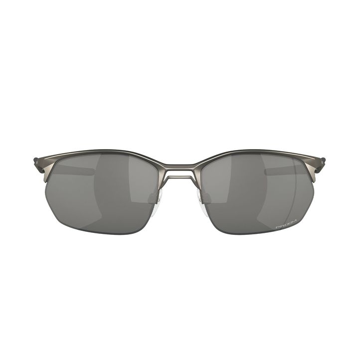 アイウェア ￥37,730／OAKLEY（ルックスオティカジャパン カスタマーサービス）