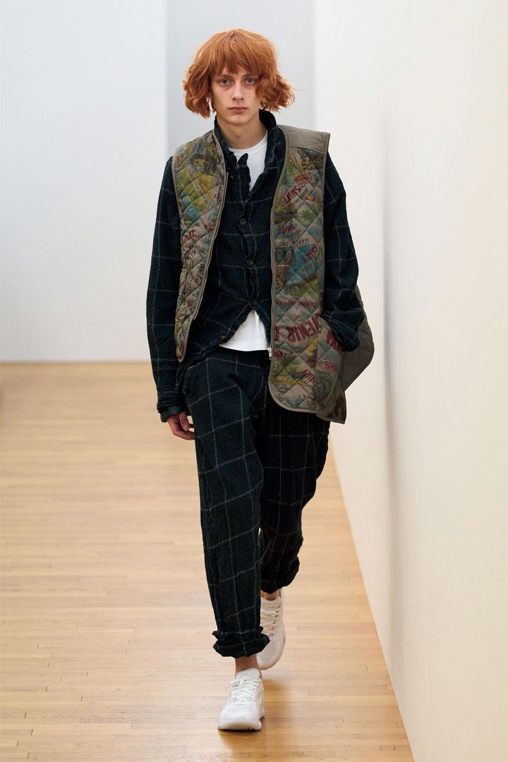 「セットアップにベストを重ねたメンズルックは、私の好みにぴったり」Photo_ Gorunway.com