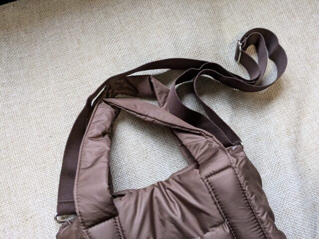 ショルダーストラップ