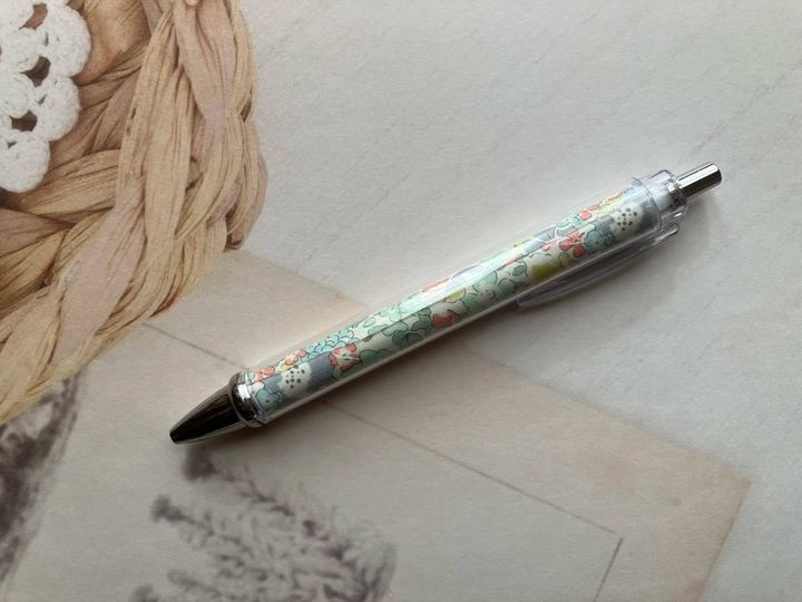 DAISO(ダイソー)：着せ替え用オリジナルボールペン