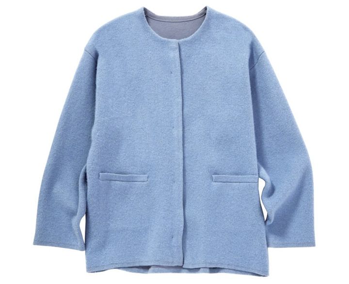 ノーカラーとコクーンシルエットですっきり装える。カーディガン￥16,500（ジャーナル スタンダード レリューム／ジャーナル スタンダード レリューム ルミネ新宿店）