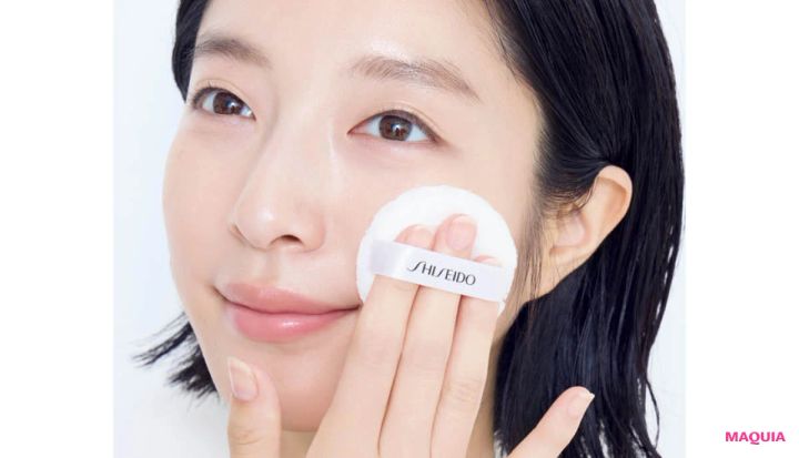 グレーぐすみにおすすめのパウダーの使い方 粉をのせる