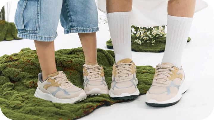 手を使わず1秒で履けるスニーカーがすごい！台湾発「LazyShoes」が提案するハンズフリーテックシューズの機能美を解剖