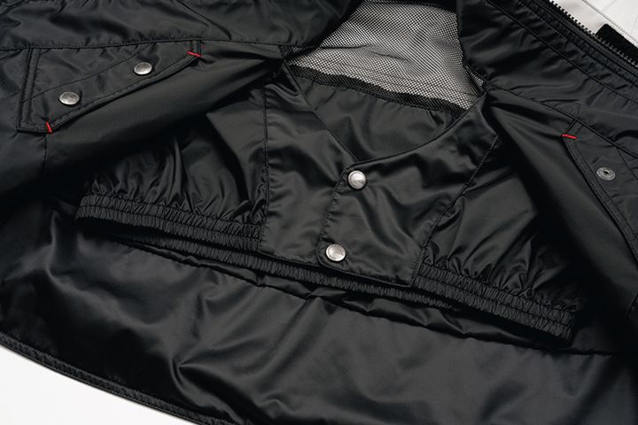 クシタニ「アロフトジャケット＆パンツ」｜冬ツーリングを快適にする最高峰モデル