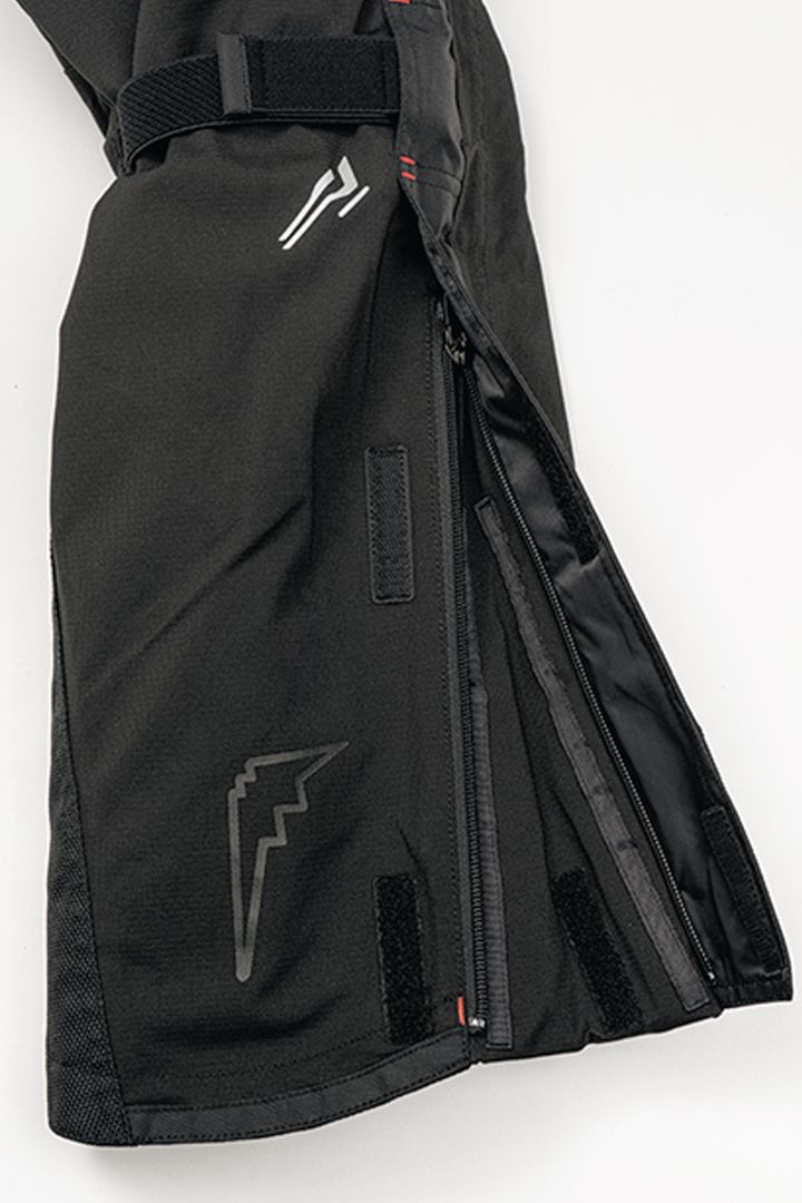 クシタニ「アロフトジャケット＆パンツ」｜冬ツーリングを快適にする最高峰モデル