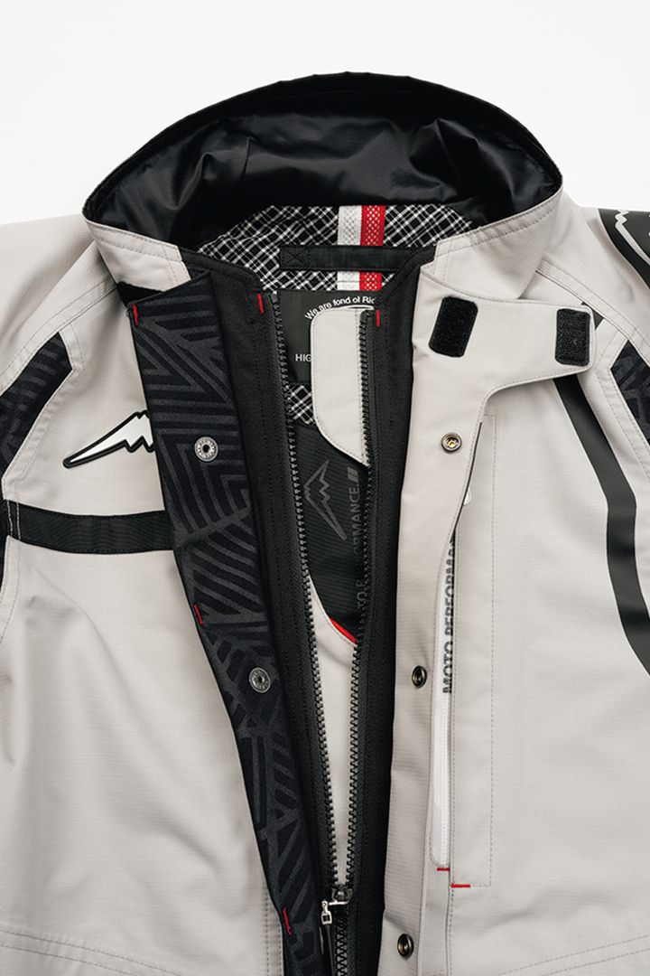 クシタニ「アロフトジャケット＆パンツ」｜冬ツーリングを快適にする最高峰モデル