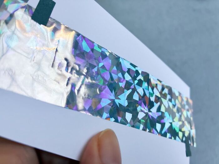 【セリア】貼るだけで“クオリティが”爆上がり！「キラキラテープ」で写真もギフトも一瞬でおしゃれに♡