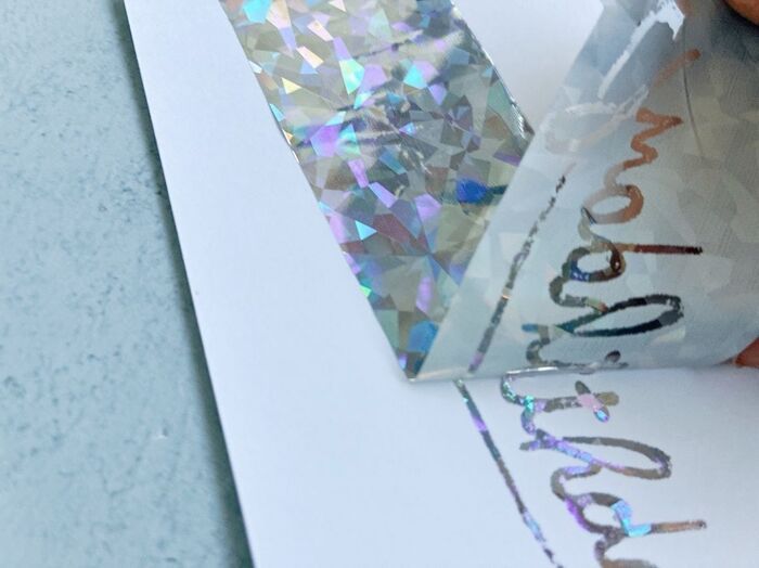 【セリア】貼るだけで“クオリティが”爆上がり！「キラキラテープ」で写真もギフトも一瞬でおしゃれに♡