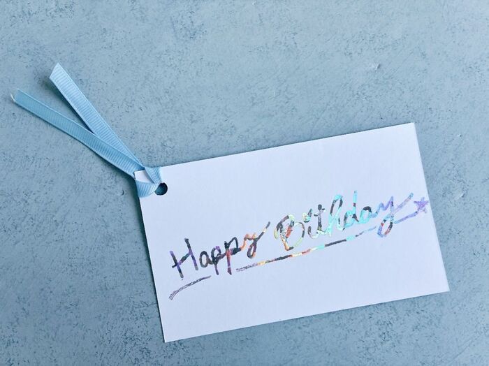 【セリア】貼るだけで“クオリティが”爆上がり！「キラキラテープ」で写真もギフトも一瞬でおしゃれに♡