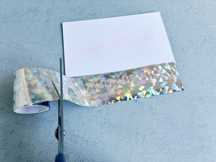 【セリア】貼るだけで“クオリティが”爆上がり！「キラキラテープ」で写真もギフトも一瞬でおしゃれに♡