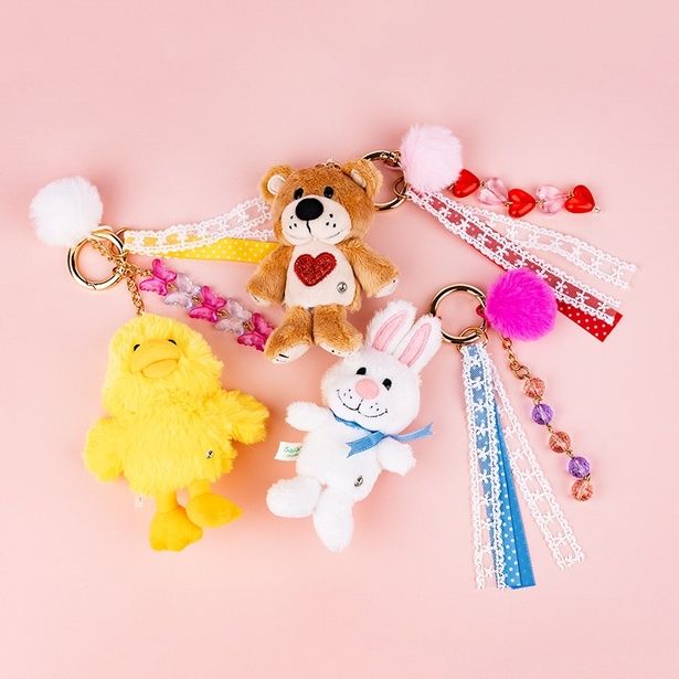 「ジャラチャム」(全3種／各2420円)