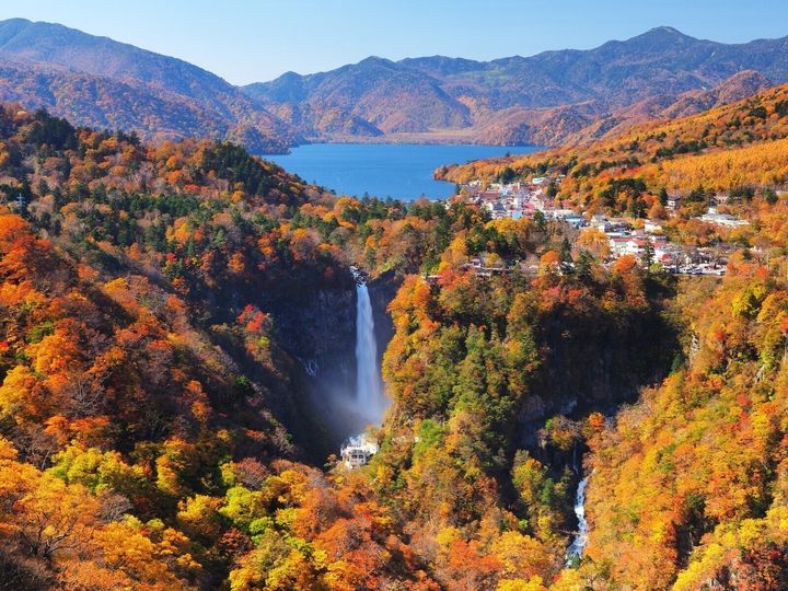 All About ニュース編集部は、全国10～60代の男女250人を対象に「絶景スポット」に関する独自のアンケート調査を実施。一生に一度は行きたいと思う「栃木県の絶景スポット」で1位に選ばれたのは？