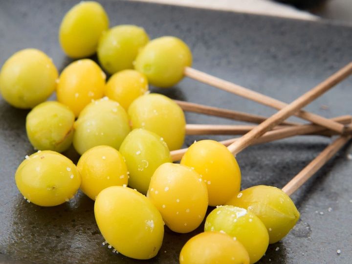 【管理栄養士が回答】「子どもに銀杏を食べさせてはいけない」という説には、科学的根拠があります。かつては死亡率が秋の味覚の裏にある意外な理由と、安全な食べ方のポイントをご紹介します。