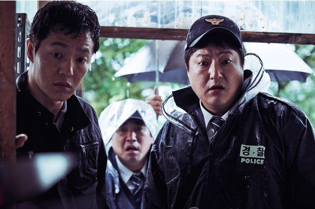 ある村で多発する、村人が自身の家族を惨殺する事件をめぐる恐怖を描く『コクソン／哭声』 [c]Everett Collection/AFLO