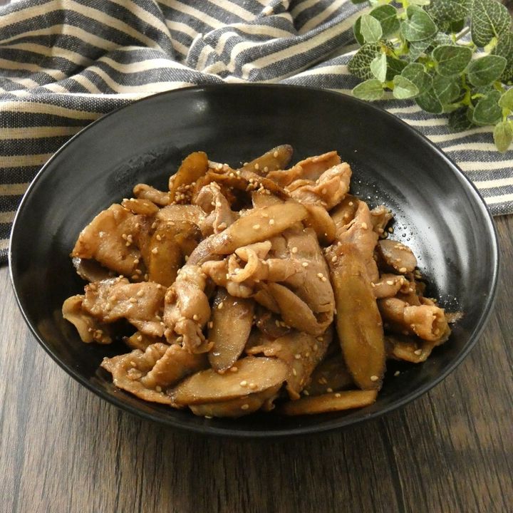 メイン材料2つだけ！「ごぼうと豚バラのごま酢炒め」