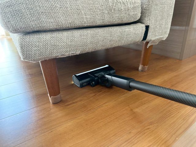 ソファと掃除機