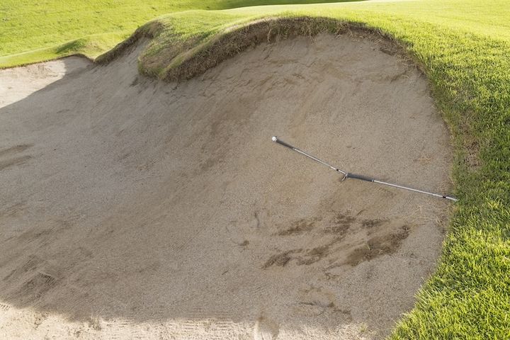 バンカーは“ダフれるアドレス”を作るのが大事！人気コーチが解説