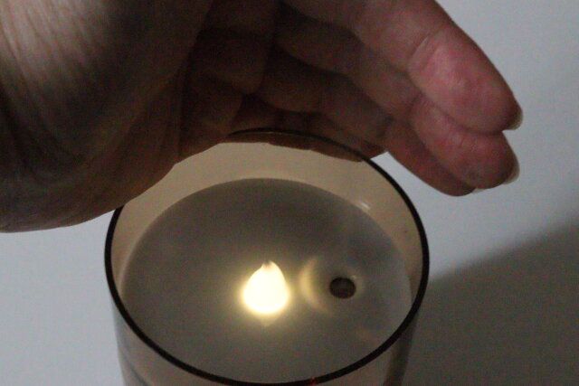 ダイソーの水蒸気が出るUSB式加湿器（キャンドル型）