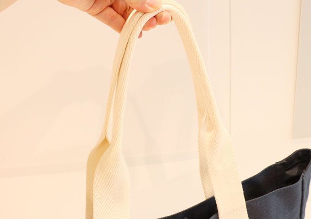 ユニクロ×JWAコラボのキャンバストートバッグ4