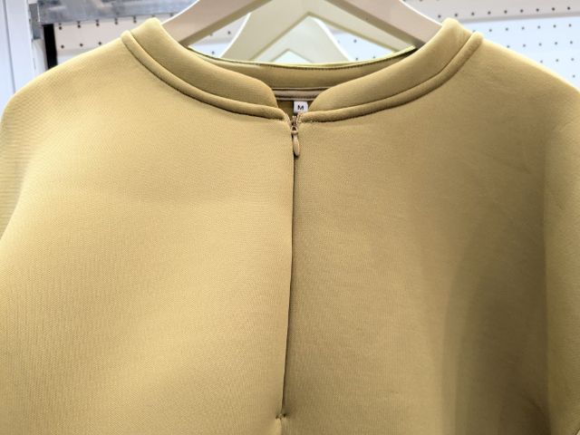 ストレッチライトEXEスキッパープルオーバーのジップ部分