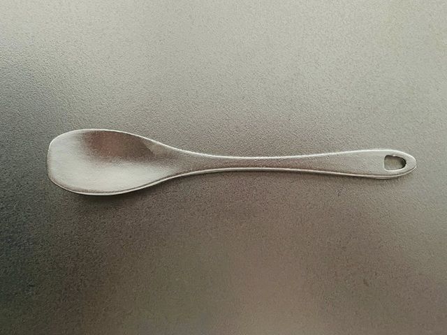 ダイソー「アルミアイスクリームスプーン」じんわり溶ける