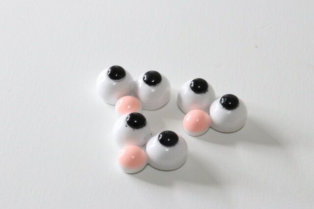 セリア デコパーツのアニメキャラみたいなデコパーツ フェイスパーツ目玉3P