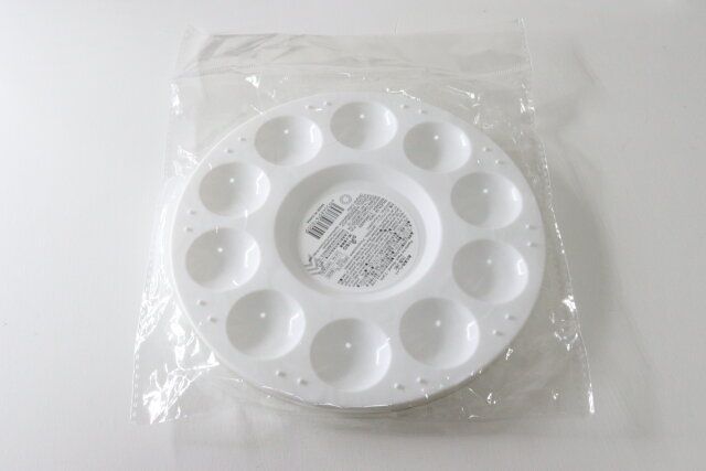 ダイソーの絵の具用パレット 丸型 2枚のパッケージ