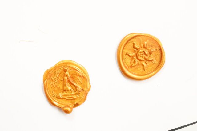 ダイソーのスタンプヘッド、シーリングスタンプ用（塔の上のラプンツェル）を使ったシーリングワックス