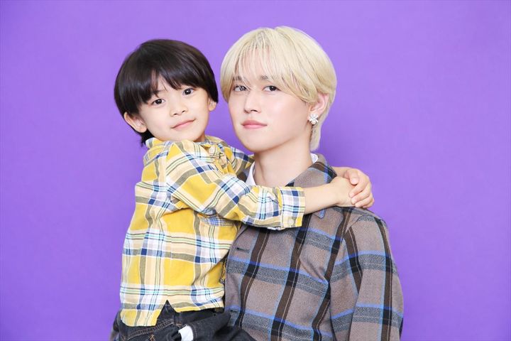 （左から）佐藤大空、白岩瑠姫 クランクイン！ 写真：高野広美 width=