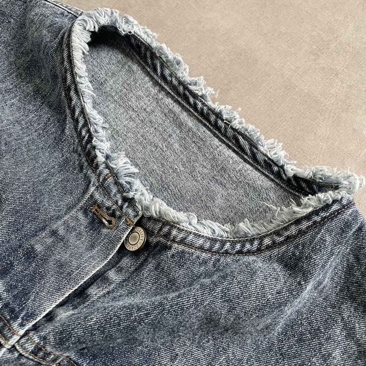 画像: ノーカラーがすっきり