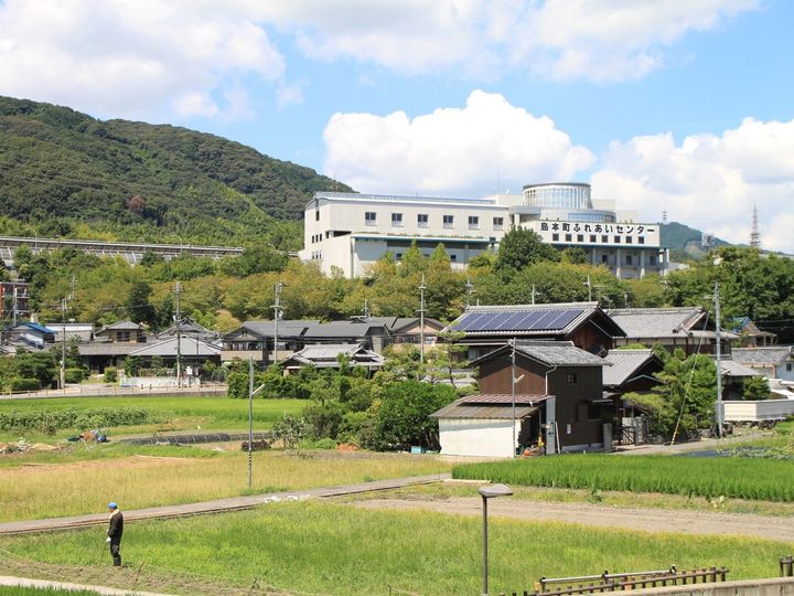 大東建託は、大阪府に住む20歳以上の男女を対象に居住満足度調査を行い、「いい部屋ネット 住み続けたい街ランキング2025＜大阪府版＞」として発表しました。大阪府民が選んだ「住み続けたい街（自治体）」ランキングの2位は「三島郡島本町」、では1位は？