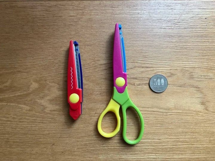 DAISO(ダイソー)：クラフトはさみ2種