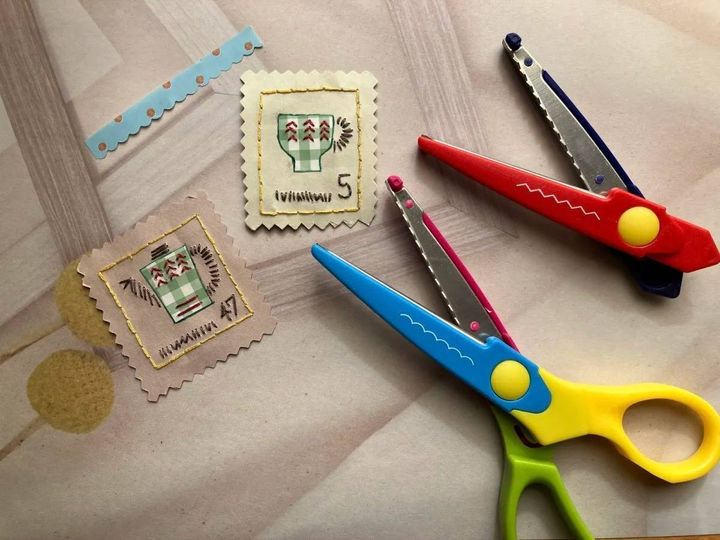 DAISO(ダイソー)：クラフトはさみ2種